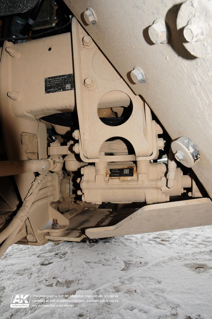 Детали экстерьера Oshkosh M-ATV 2009 года  (фото 65 из 676)